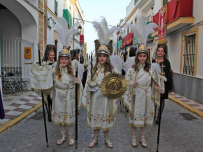 Viernes Santo de recogimiento oración y fe en la localidad ribereña de Alcalá del Río