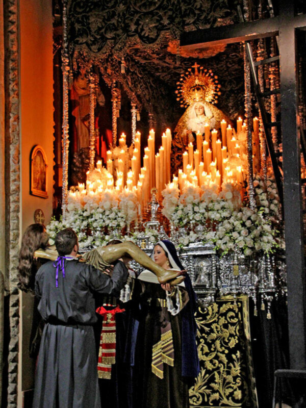 Sagrado Descendimiento del Cristo de la Misericordia en Alcalá del Río.