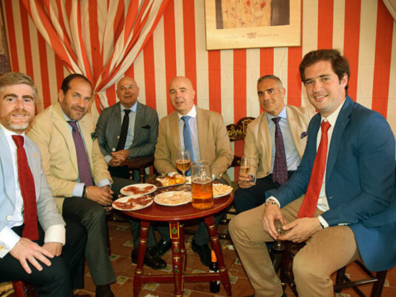 Artesano, artista bandas de música  y medios de  comunicación de Fiestas Mayores de Sevilla