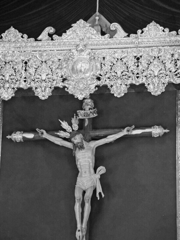 Espectacular altar efímero de la Hermandad de la Vera-cruz de Alcalá del Río