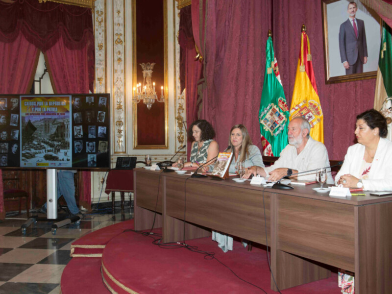 Presentado el libro de Mª Carmen Fernández Albéndiz dedicado a los 26 “patriotas” asesinados por ser diputados por Andalucía en 1936