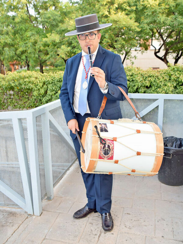 La Romería irá acompañado por el tamborilero  Alejandro Rodríguez Bonilla