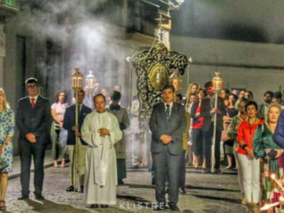 El Rosario vespertino se ha convertido en un momento único de la Hermandad de la Vera-cruz Ilipenses.