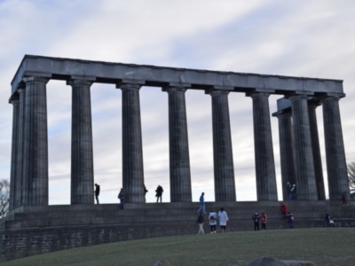 Un monumento al pasado e incentivo al heroísmo futuro de los hombres de Escocia