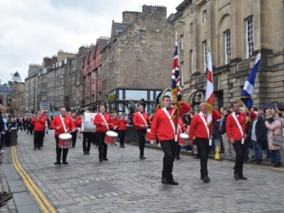 Los pasacalles del congreso de Bandas desfilaron por la Royal Mail Street de Edimburgo