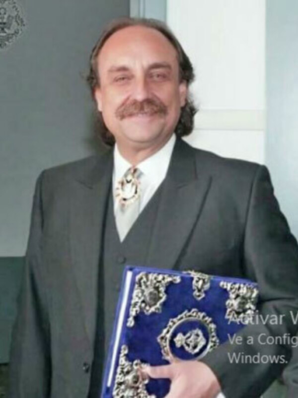 La Peña Sevillista “Al Relente” presenta al Pregonero de la Semana Santa de Sevilla.