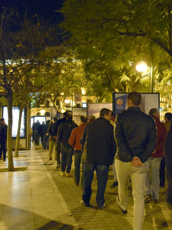 Primer ensayo del desfile de los “Armaos” de la Macarena.