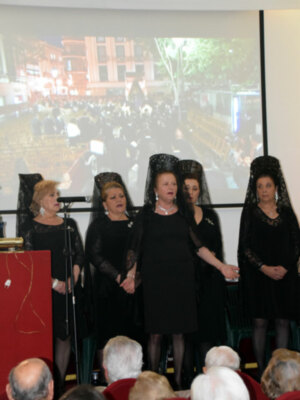 El ateneo de Sevilla contó con un pregón de Semana Santa el cual se intercalaron saetas, Sevillanas y Marchas