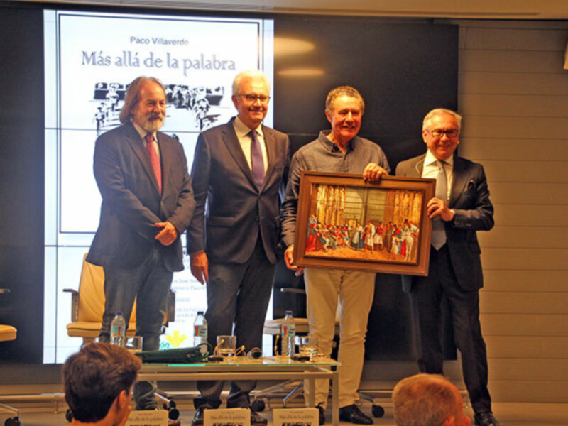 Se presento en Sevilla el libro ‘Más allá de la palabra’, de Paco Villaverde.