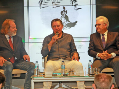 Paco Villaverde volvió a reflexionar sobre el toreo como acto de su libro.