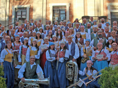 Puy du Fou llega a Sevilla con un desfile histórico en los jardines de Murillo.