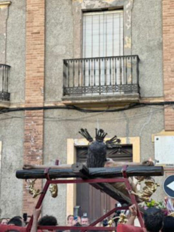  El antiguo crucificado de la Estrella de La Algaba ha salido en rogativa por la lluvia