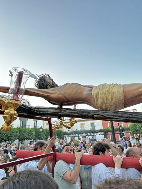 La Algaba saca al Cristo de la Estrella en rogativa por la lluvia