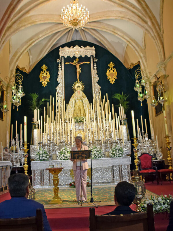 La Parroquia de Alcalá del Río acogió la antología de la Exaltación de la Santa Vera-cruz