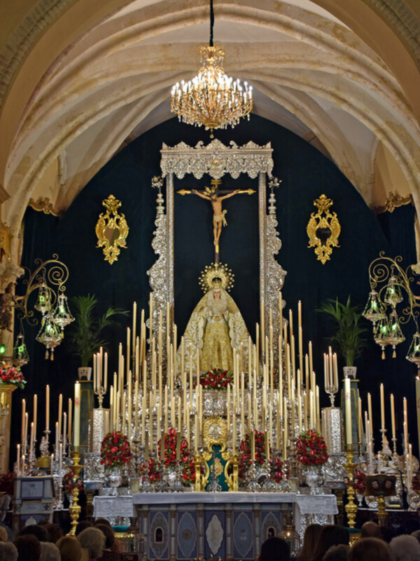 La Hermandad de la Vera-cruz de Alcalá del Río celebra su Solemne Quinario.