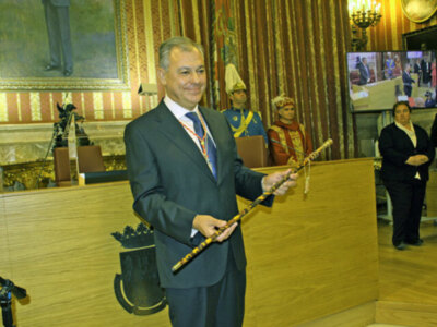 El nuevo alcalde José Luis Sanz de Sevilla, es hermano de la Hermandad de San Isidoro y de la Candelaria