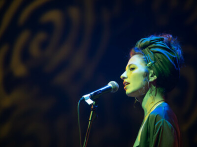 Andrea Santalusía una sevillana que debuta con su primer trabajo musical MY-ARMA EN-KANDELA