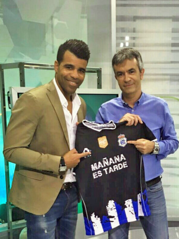 El trofeo de “Aldabón de Sevilla ha recaído en esta edición al periodista del Canal Sur Ángel Acién Cara.  