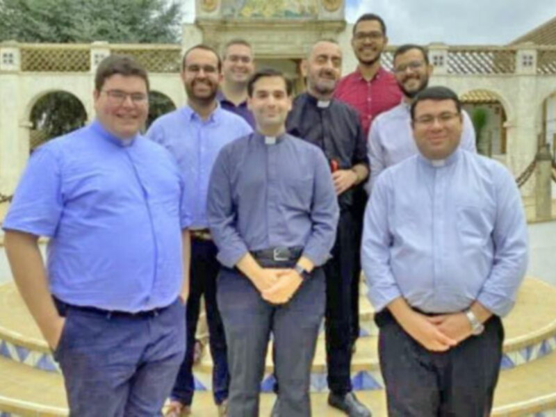 La catedral de Sevilla ordena a sus nuevos siervos 