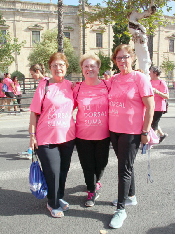 La marea rosa inunda de nuevo las calles de Sevilla