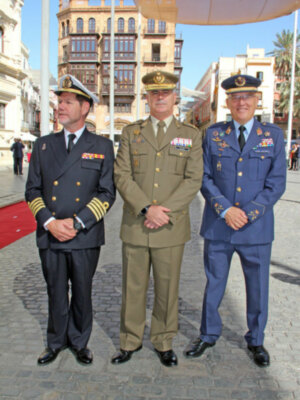 Sevilla celebra el Día de la Fiesta Nacional con el izado de la bandera de España en la Plaza de San Francisco