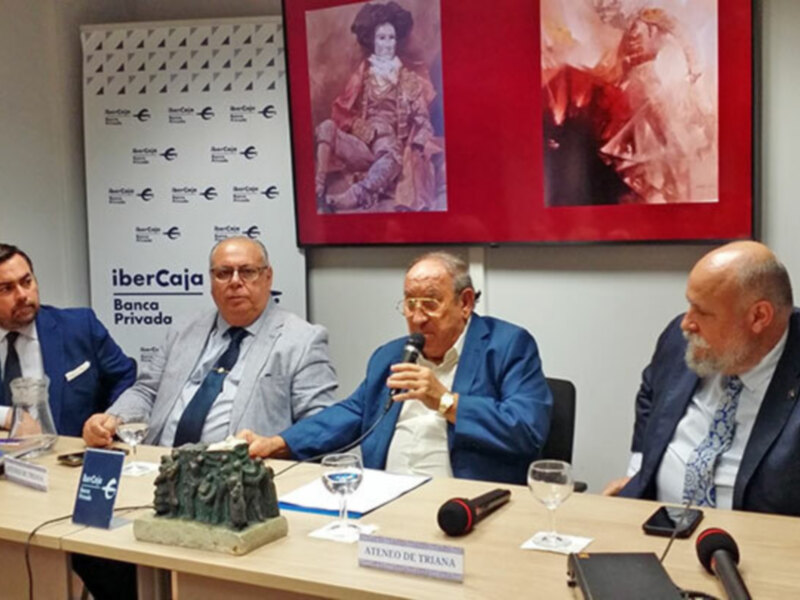 Emocionante encuentro dentro del ciclo taurino del Ateneo de Triana