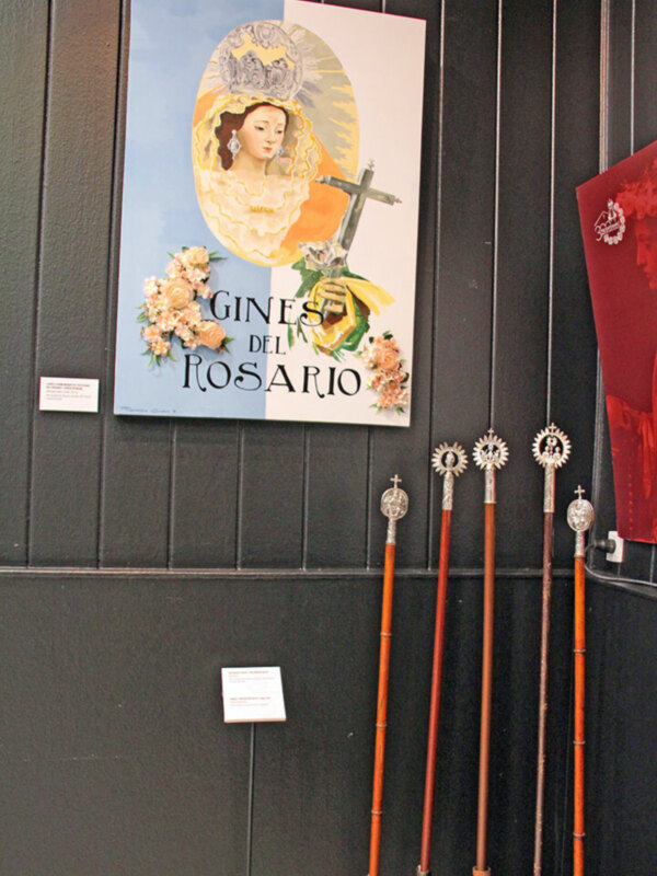 La exposición conmemora el tricentenario de la construcción de la Ermita de Santa Rosalía.