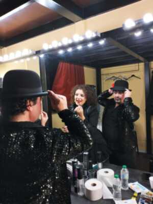 "Alma de Cabaret" de Paz Alarcón y Juanjo Macías, una obra imprescindible para el puente de la Inmaculada en Sevilla