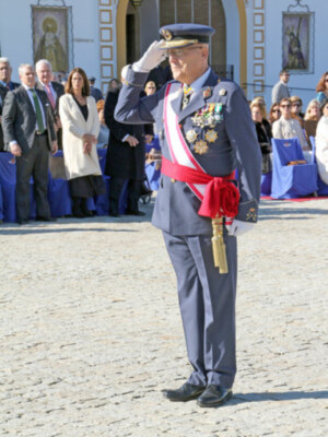 La  Virgen de Loreto, Patrona de la Aviación de España.