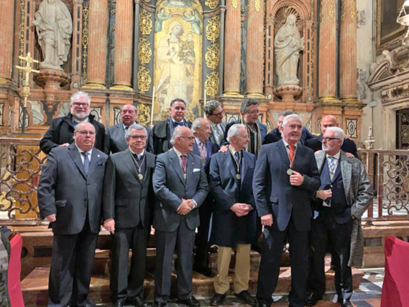 La Catedral de Sevilla juraron los nuevos comendadores de la Hermandad de los Caballeros de los Santos Inocente