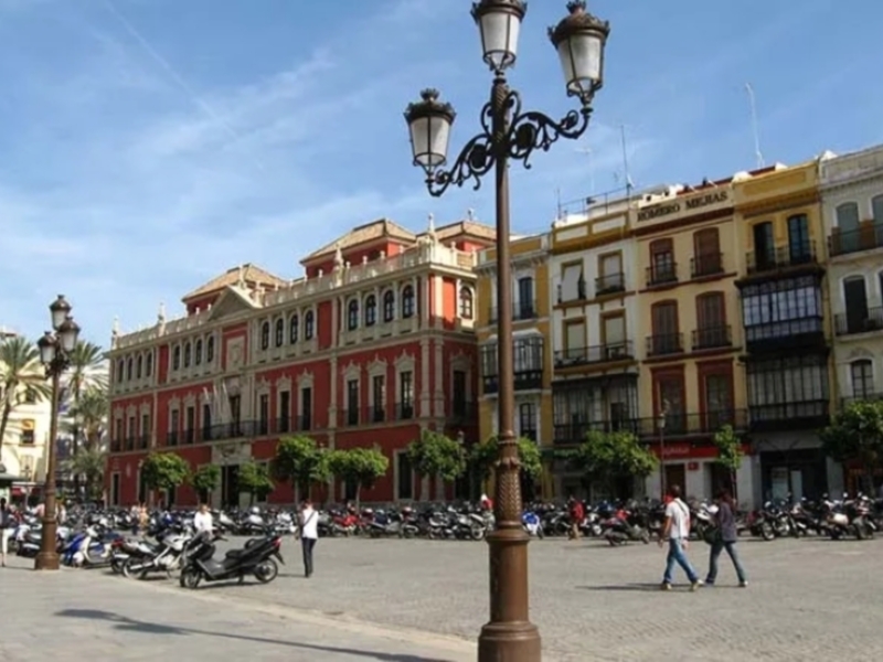 Las luminarias de Sevilla serán luces led que ahorrarán un 65% de energía en el alumbrado público