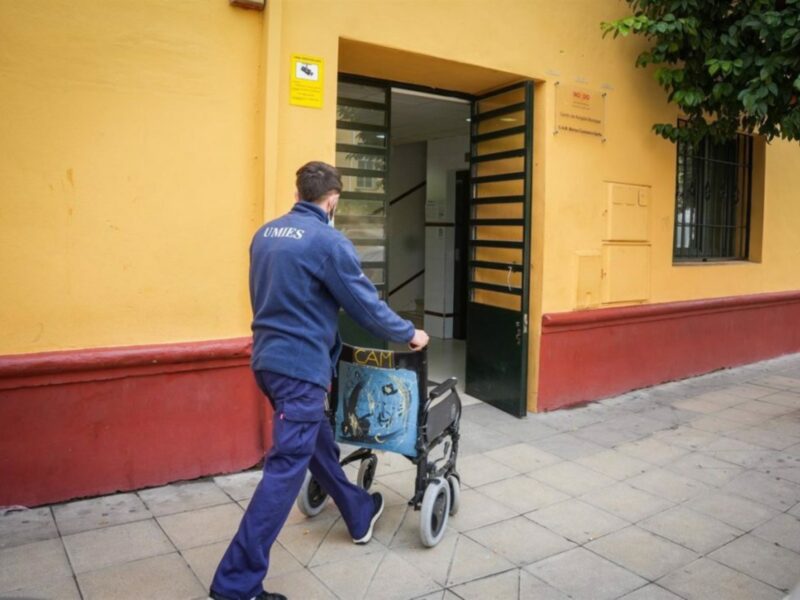 El Ayuntamiento de Sevilla anunció la semana pasada la ampliación de las plazas para personas sin hogar