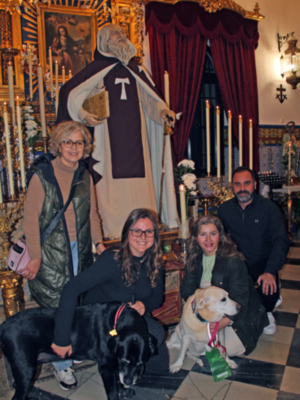 Bendición de animales  en Sevilla por el día de San Antón en la Divina Pastora de Santa Marina