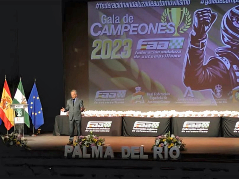 El periodista de Canal Sur Fernando García y toda la sección de Deportes de CSRTV, galardonados en la gran Gala de Campeones del Automovilismo Andaluz