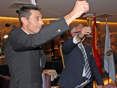 Los miembros de la hermandad Monárquica de España y los tercios Reales en Sevilla han realizado un brindis por el cumpleaños del Rey Felipe VI