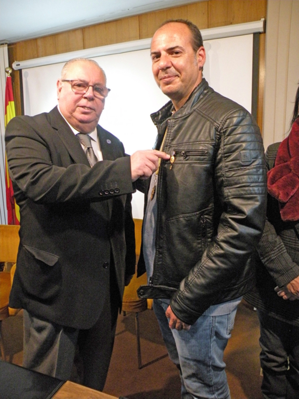 En el Ilustre Colegio de Doctores y Licenciados de Sevilla y Huelva, se presentó el cartel de Semana Santa 2024 del Ateneo de Triana 