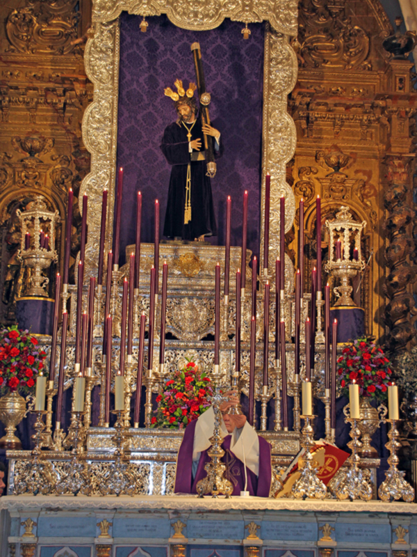 Ocupando la Sagrada Cátedra Fray Juan Huarte Osacar de la Orden de Predicadores Dominicos (Navarra) .