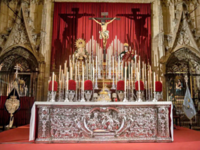 Un siglo de la cofradía universitaria de los Estudiantes en Sevilla .