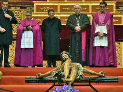 La Hermandad de los Estudiantes de Sevilla, de cultos en la Seo Hispalense