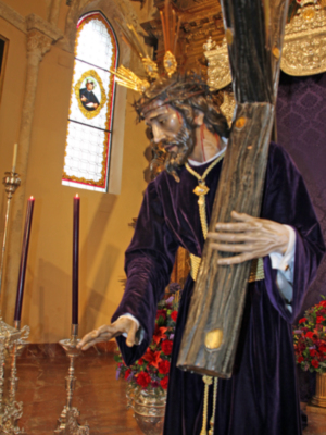  Jesús Nazareno expuesto a la veneración de los fieles y devotos de sus cultos de quinario en Alcalá del Río