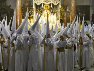 Un Martes Santo pendiente de la climatología, en "Andalucía es Semana Santa" de Canal Sur