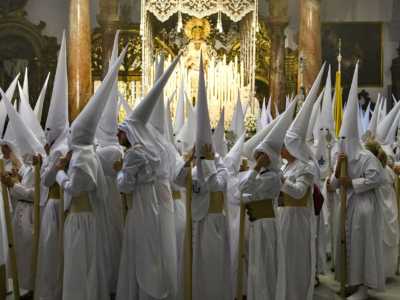 Un Martes Santo pendiente de la climatología, en "Andalucía es Semana Santa" de Canal Sur