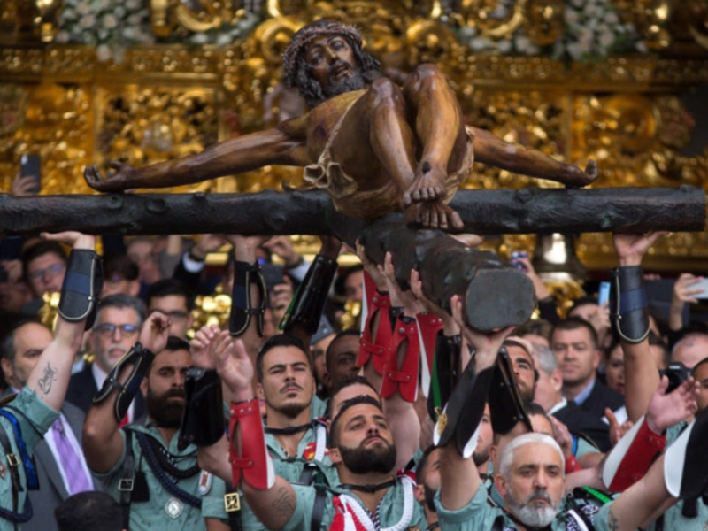 Canal Sur, una nueva mañana de Jueves Santo con el Cristo de Mena y La Legión en Málaga