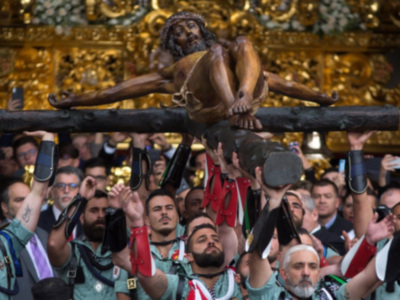 Canal Sur, una nueva mañana de Jueves Santo con el Cristo de Mena y La Legión en Málaga