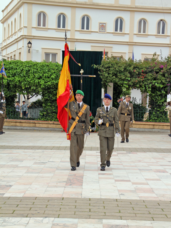La plaza de España de Alcalá del Río acogió el sabado 6 de abril una jura de Bandera para personal civil
