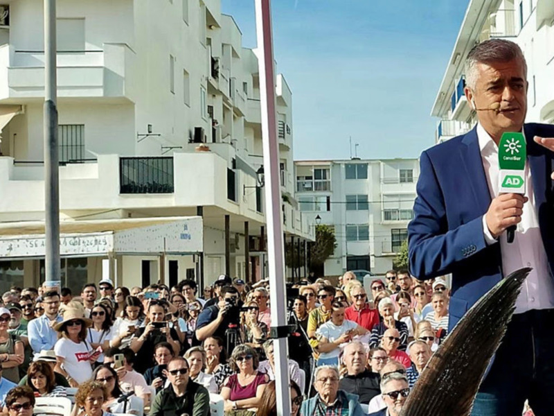 El pueblo de Barbate se vuelca con la emisión en directo de "AD" desde su localidad