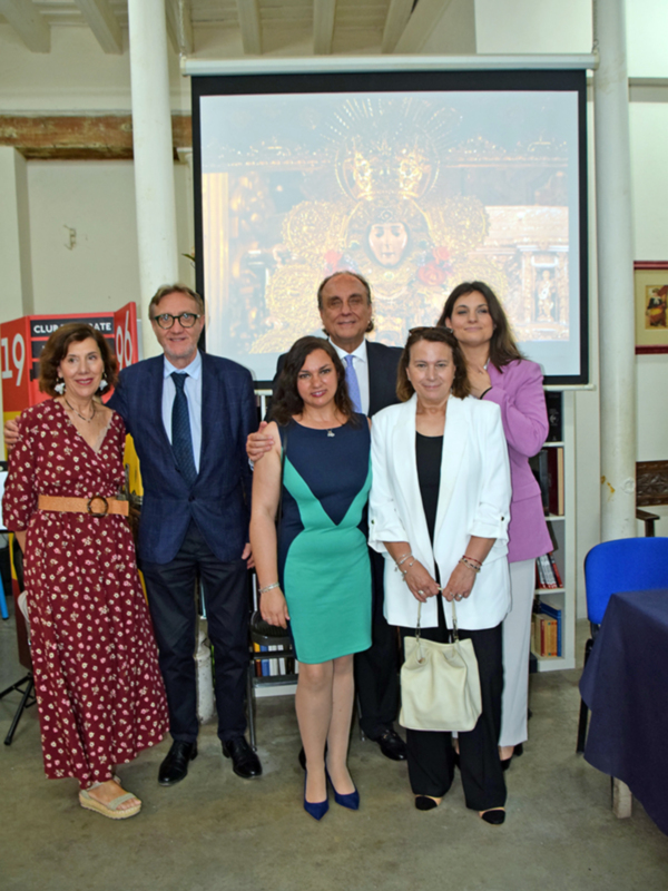 El Ateneo Popular presentó al Medico, Doctor en medicina Antonio Bellido para su pregón rociero en Sevilla 