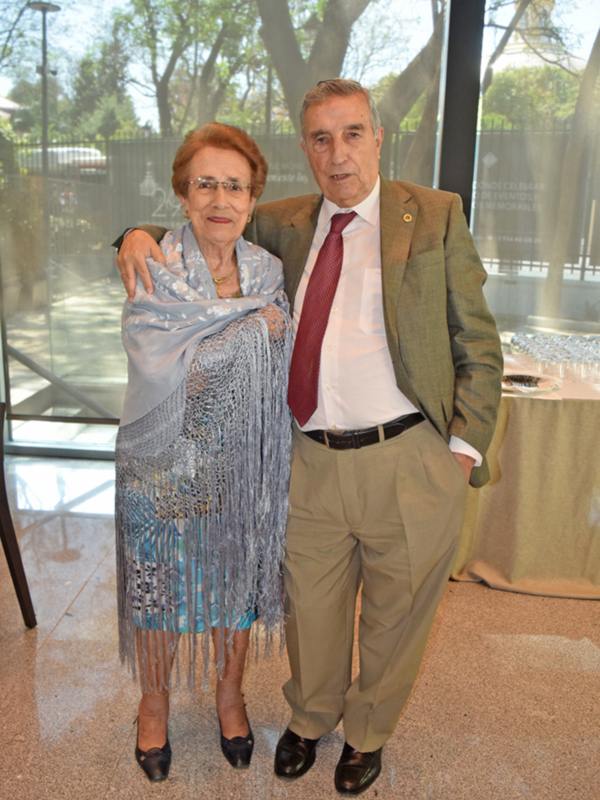 Algo tendrá la capa española para que los habitantes de la península ibérica lo lleven