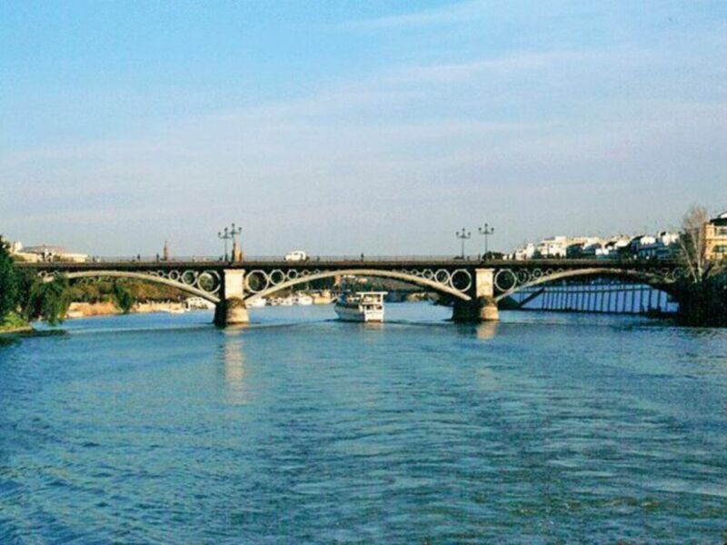  El Ateneo de Triana entrega las llaves de su corazón 2024