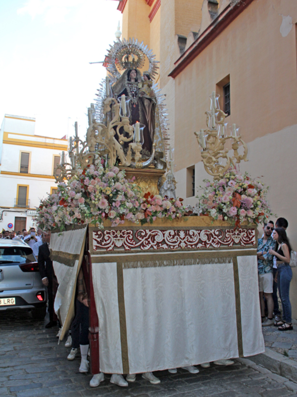 Procesión de la Virgen del Carmen  de Santa Ana de Sevilla  